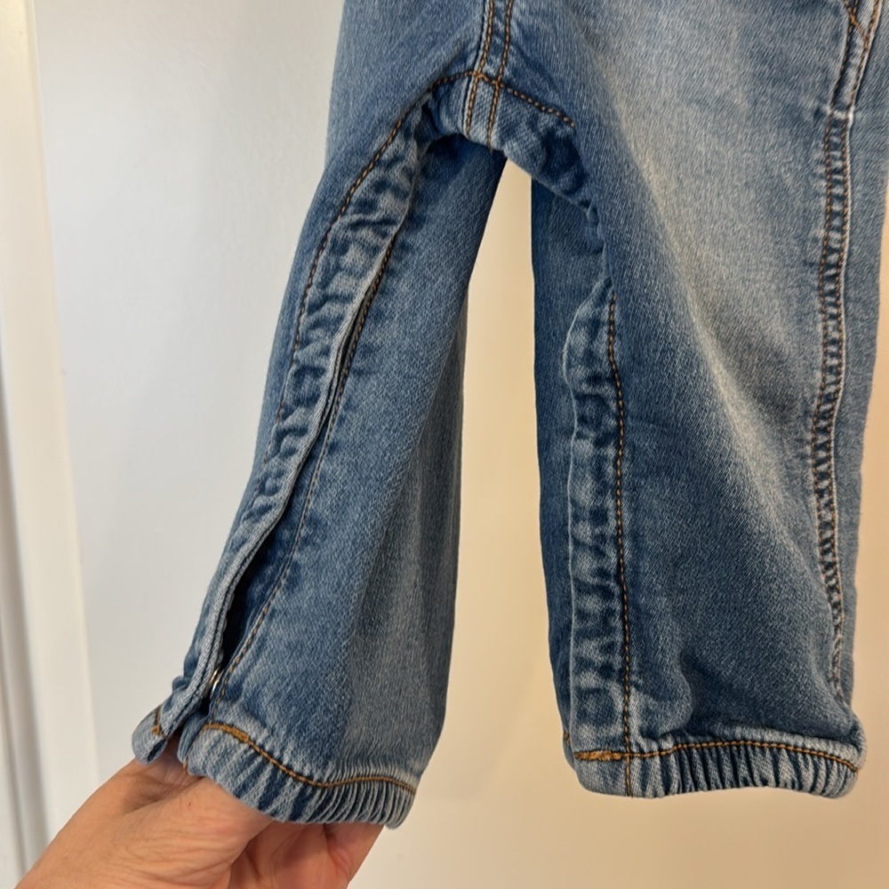 baby Oshkosh b'gosh overalls - boys or girls size 9 months pocket details - Picture 4 of 10